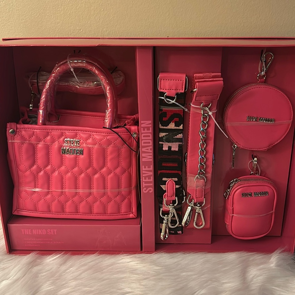 NIB Steve Madden Pink (Bniko) Gift Set - Christmas Gift 🎁